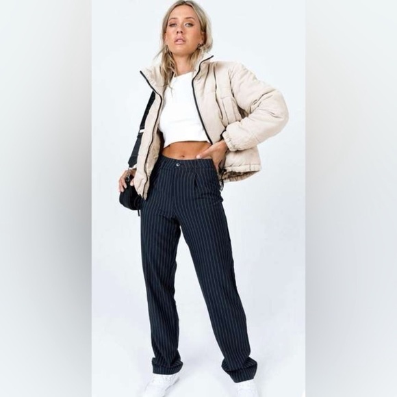 Princess Polly beige bomber puffer drawstring jacket sz 4 - Picture 6 of 8